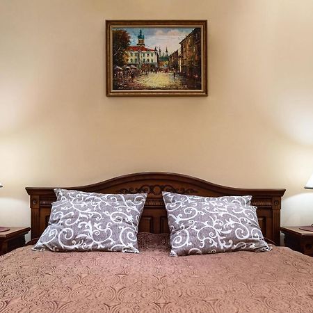 Bed & Breakfast In Downtown Lviv Eksteriør bilde